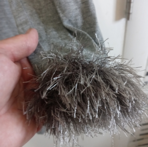 Soft Surroundings Gray Long sleeve Shark bite Tunic blouse w Faux feather trim S - Picture 3 of 7